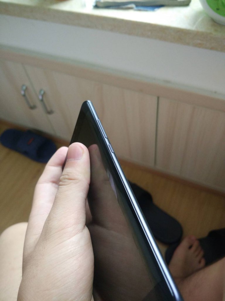 已解决：小米note2新手机中框变形，扬声器故障，主板疑似故障。
